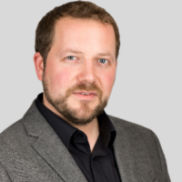 Simon Price, Chef Director, ISS Food Services 1 1
